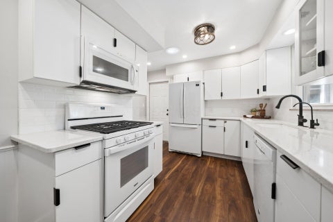 Tiny photo for 171 Village Drive, Columbus, OH 43214 (MLS # 226037264)