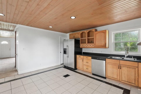 Tiny photo for 702 Cox Avenue, Chillicothe, OH 45601 (MLS # 226031537)
