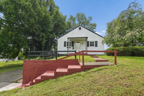 Tiny photo for 702 Cox Avenue, Chillicothe, OH 45601 (MLS # 226031537)