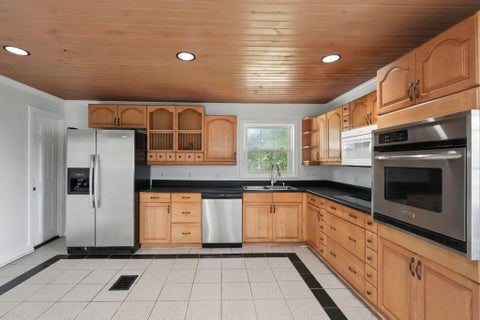 Tiny photo for 702 Cox Avenue, Chillicothe, OH 45601 (MLS # 226031537)