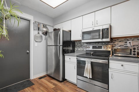 Tiny photo for 844 Cherlyn Court 26B #26B, Columbus, OH 43228 (MLS # 226035895)