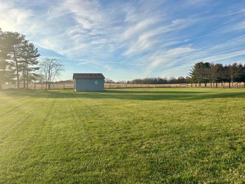 Photo of 0 Fry Road, Mount Vernon, OH 43050 (MLS # 225043044)