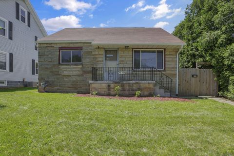 Photo of 532 S Diamond Street, Mansfield, OH 44902 (MLS # 226019476)