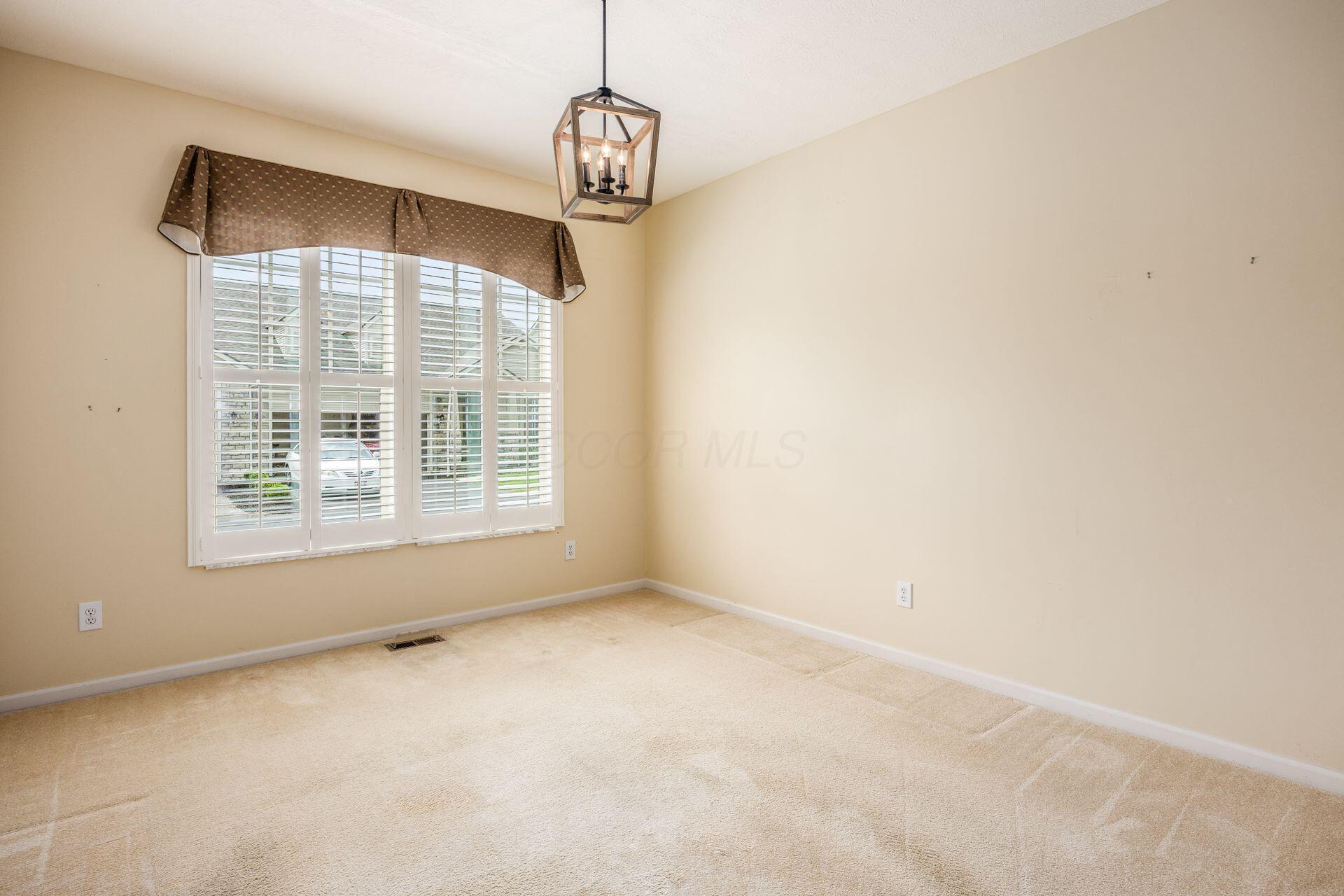5970 Coventry Cross Lane, Hilliard, Ohio image 4