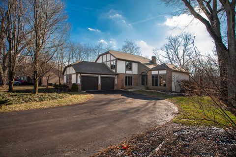 Photo of 7564 Heatherwood Drive NW, Canal Winchester, OH 43110 (MLS # 226001223)