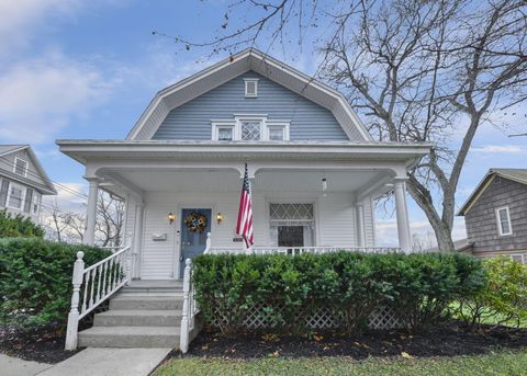 Photo of 114 E Lamartine Street, Mount Vernon, OH 43050 (MLS # 225043879)