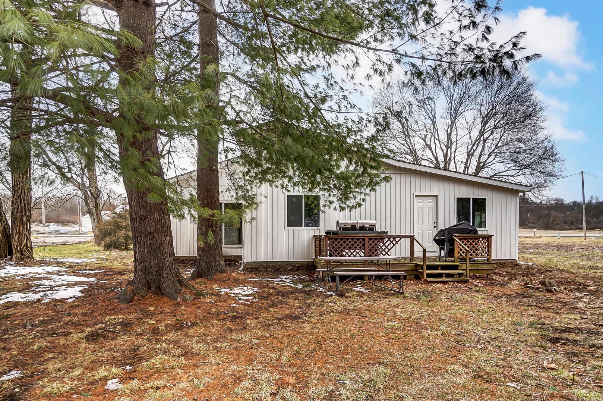 6876 Columbus Road, Centerburg, Ohio image 32