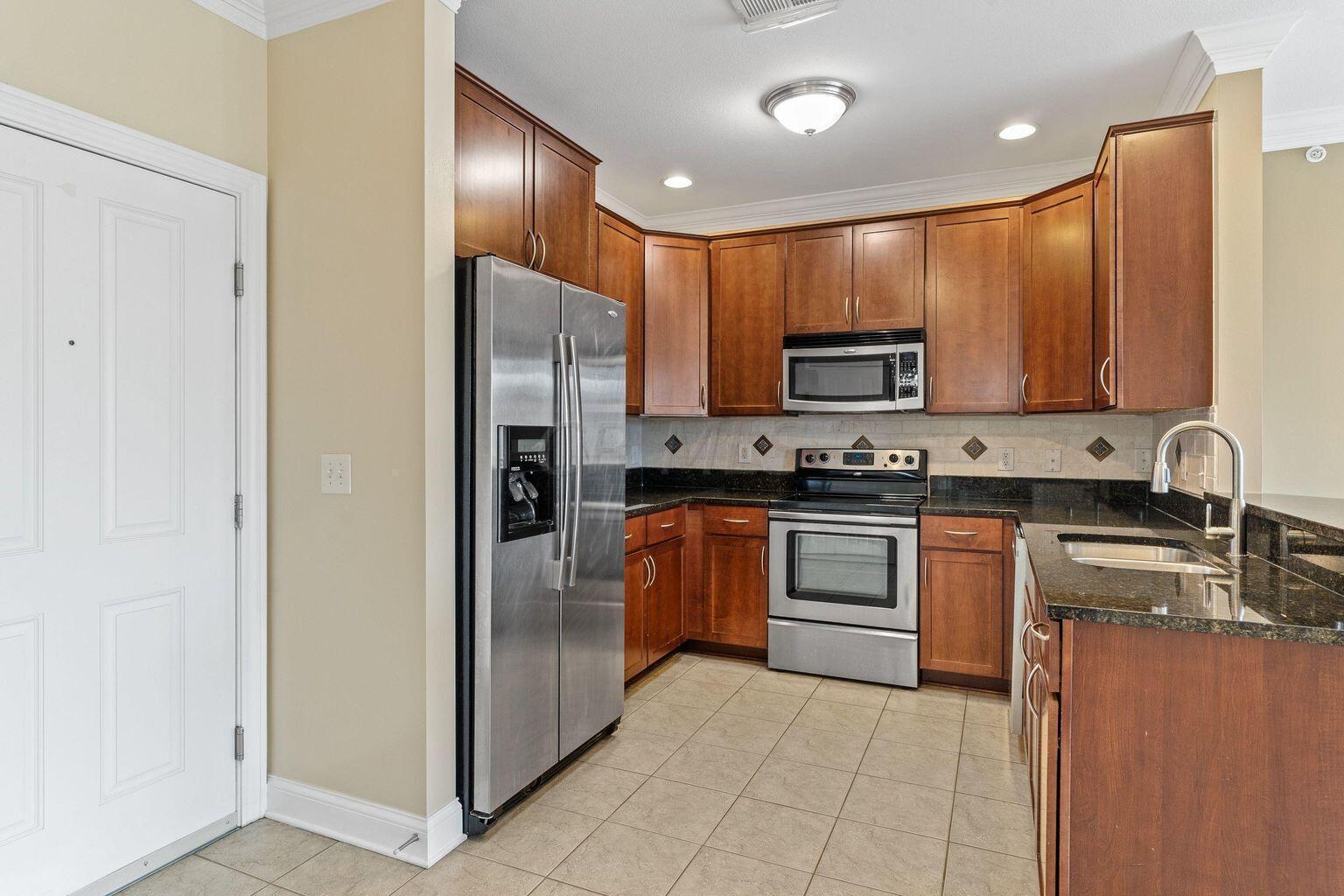 953 Ingleside Avenue 312