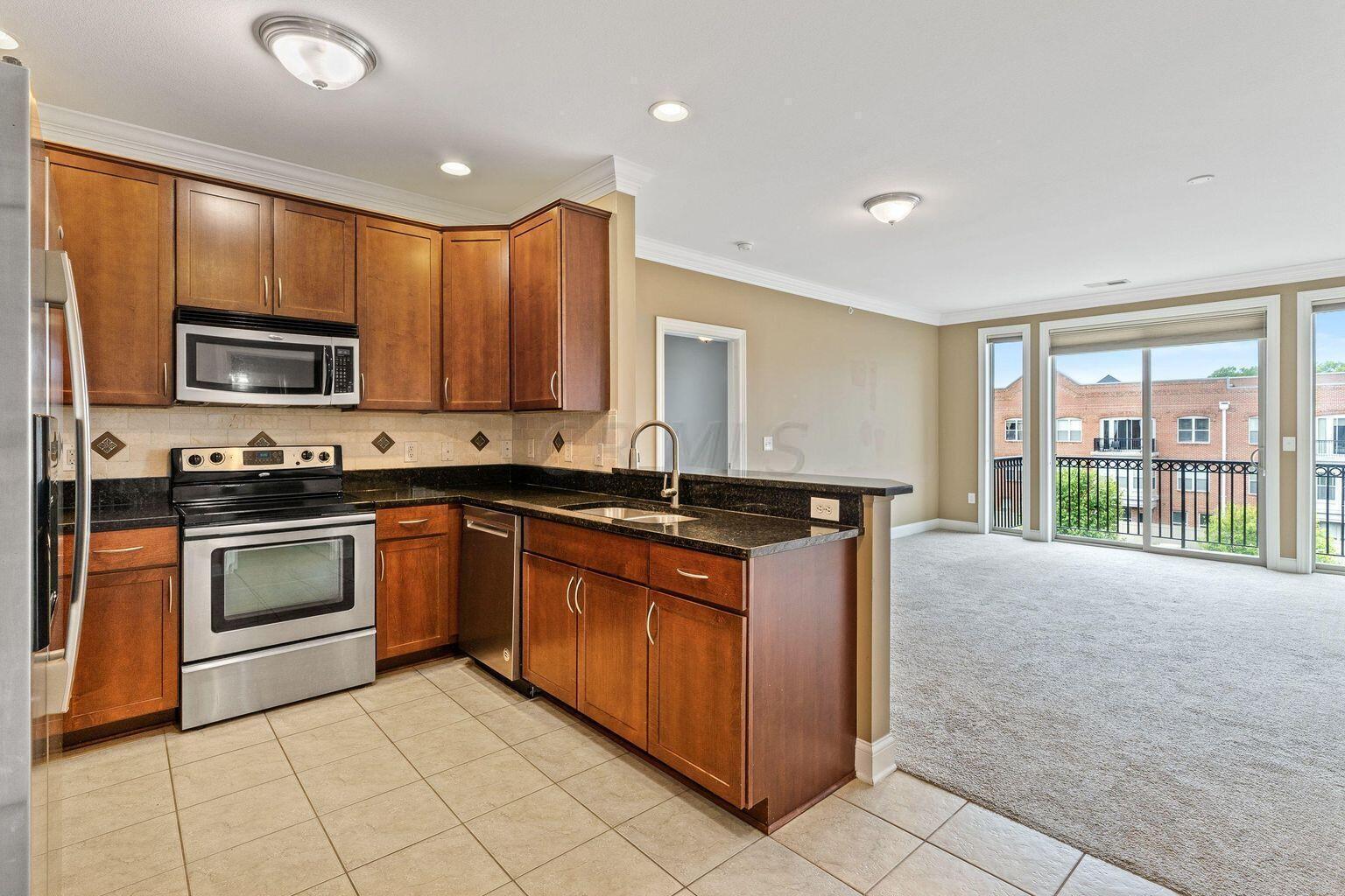 953 Ingleside Avenue 312