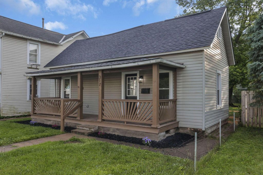 Photo of 317 Harrison Avenue, Lancaster, OH 43130 (MLS # 226018567)