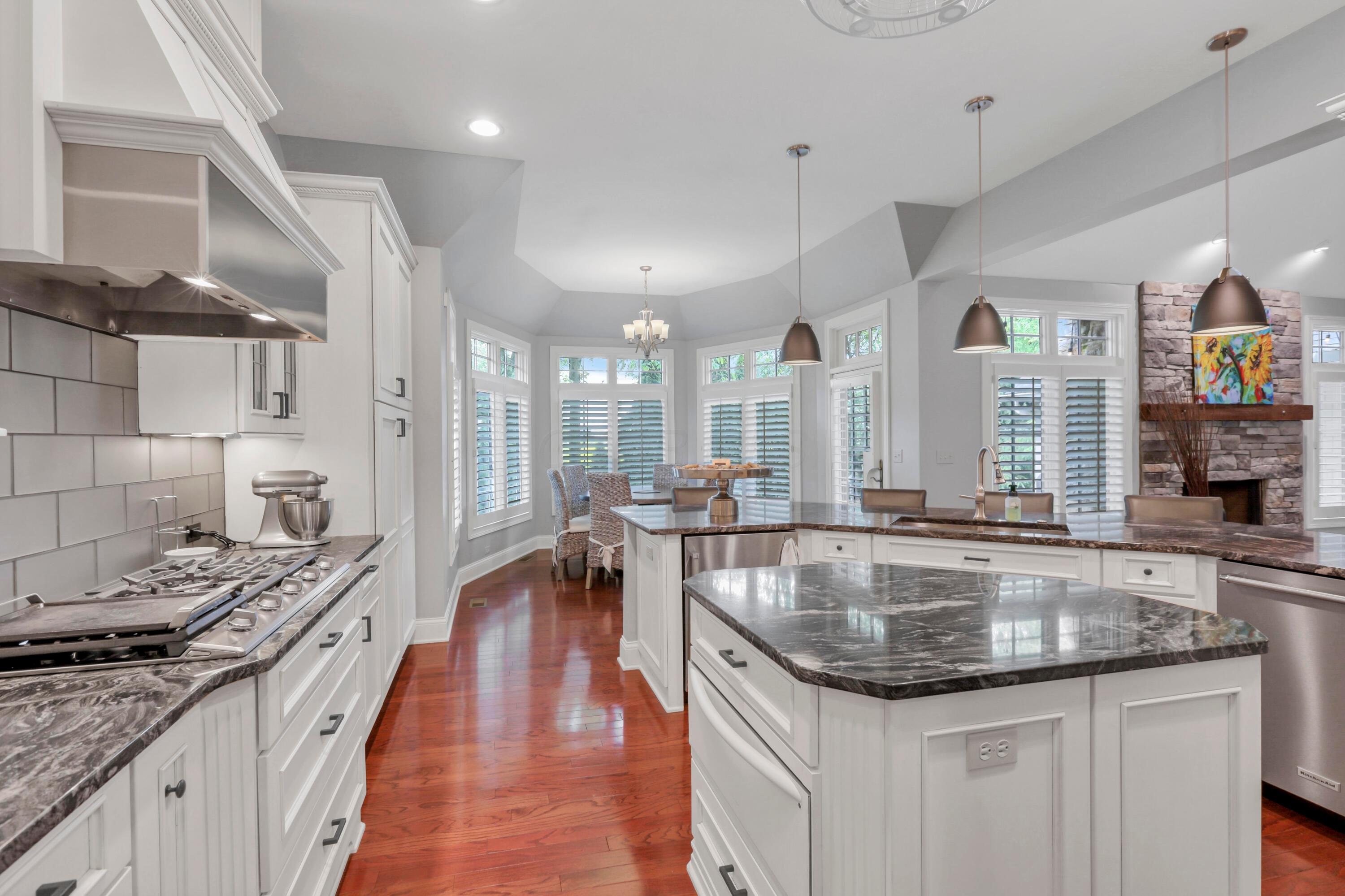 6074 Whitney Woods Court, Columbus, Ohio image 12