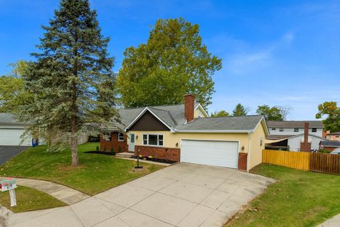 Photo of 3728 Greenock Court, Columbus, OH 43228 (MLS # 225043217)