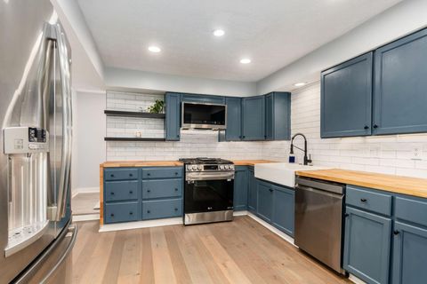 Tiny photo for 89 High Street, Sunbury, OH 43074 (MLS # 225042061)