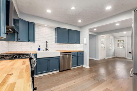 Tiny photo for 89 High Street, Sunbury, OH 43074 (MLS # 225042061)