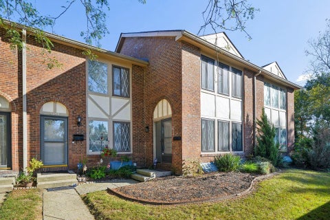 Photo of 3300 Valley Lane S, Columbus, OH 43231 (MLS # 226040088)