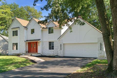 Photo of 869 Bluff Ridge Drive, Columbus, OH 43235 (MLS # 226029070)
