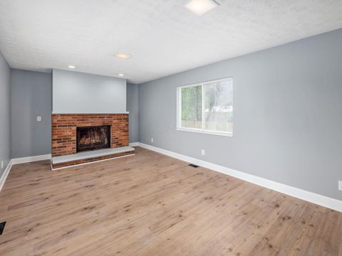 Tiny photo for 838 S Ohio Avenue, Columbus, OH 43206 (MLS # 226013991)