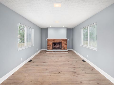 Tiny photo for 838 S Ohio Avenue, Columbus, OH 43206 (MLS # 226013991)