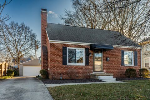 Photo of 876 Thomas Road, Columbus, OH 43212 (MLS # 226002116)