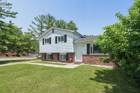 Tiny photo for 4838 Refugee Road, Columbus, OH 43232 (MLS # 226024509)