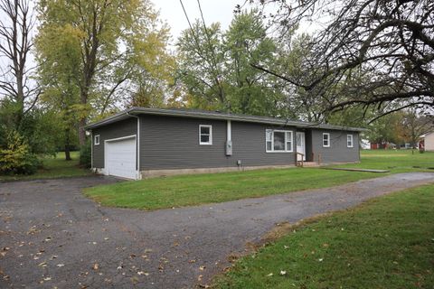 Photo of 2575 Staunton Sugar Grove Road, Washington Court House, OH 43160 (MLS # 225041037) Photo of 2575 Staunton Sugar Grove Road, Washington Court House, OH 43160 (MLS # 225041037)