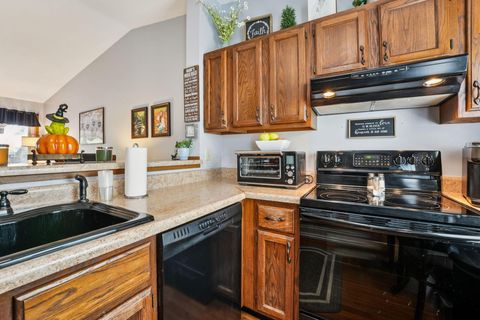 Tiny photo for 3003 Parker Lane, Hilliard, OH 43026 (MLS # 225036549)