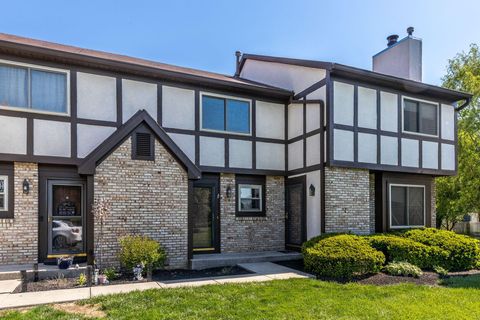 Photo of 8224 Laramie Place 3 #3, Powell, OH 43065 (MLS # 226015358)