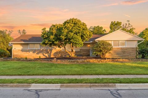 Photo of 1461 Ridgeview Road, Columbus, OH 43221 (MLS # 226018323)