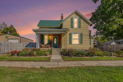 Photo of 304 Lincoln Avenue, Pleasantville, OH 43148 (MLS # 226037260)