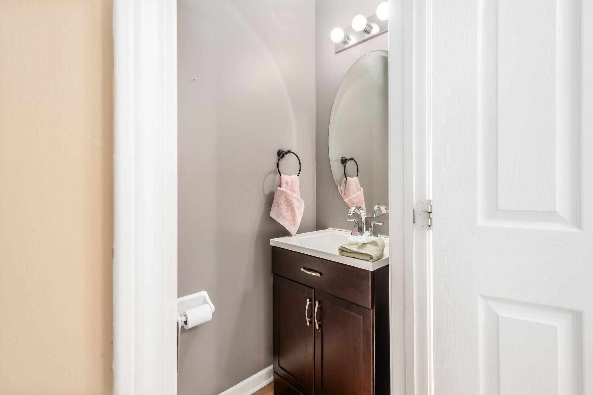 6081 Avatar Drive #7, New Albany, Ohio image 16