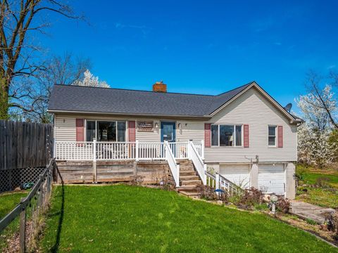 Photo of 1410 Stratford Road, Delaware, OH 43015 (MLS # 225011189)