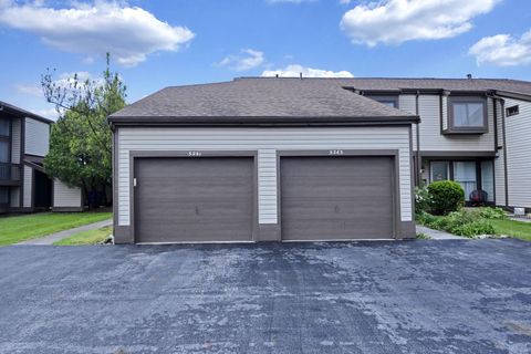 Photo of 5261 Deignese Place 17A #17A, Columbus, OH 43228 (MLS # 226016155)