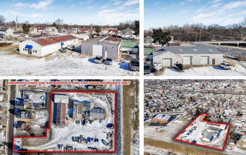 Photo of 15 E National Drive, Newark, OH 43055 (MLS # 226002462)