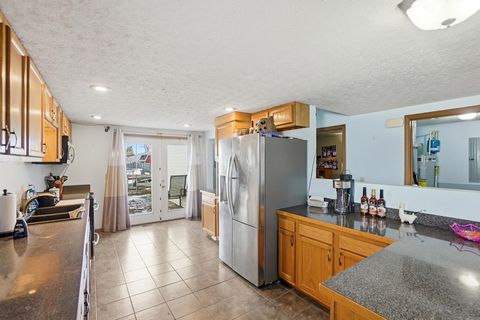 Tiny photo for 508 Carolyn Road, Washington Court House, OH 43160 (MLS # 226000522)