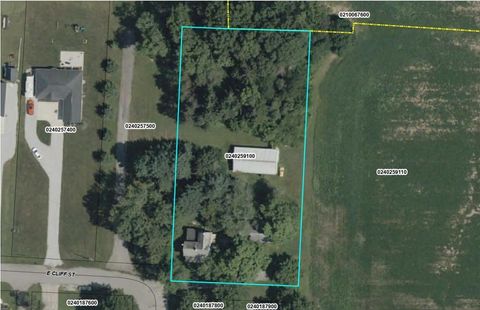 Photo of 602 E Cliff Street, Baltimore, OH 43105 (MLS # 225045294)