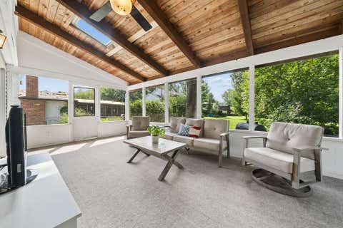 Tiny photo for 261 Northigh Drive, Worthington, OH 43085 (MLS # 226032114)