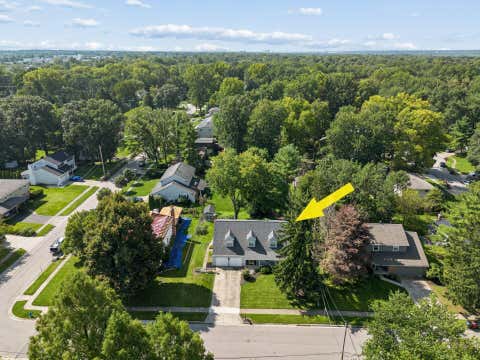Tiny photo for 261 Northigh Drive, Worthington, OH 43085 (MLS # 226032114)
