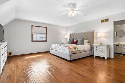 Tiny photo for 261 Northigh Drive, Worthington, OH 43085 (MLS # 226032114)