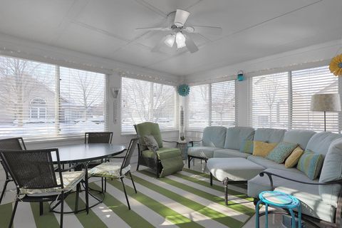 Tiny photo for 5613 Villa Gates Drive 9 #9, Hilliard, OH 43026 (MLS # 226001714)