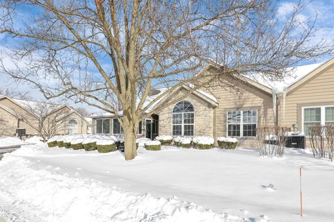 Tiny photo for 5613 Villa Gates Drive 9 #9, Hilliard, OH 43026 (MLS # 226001714)