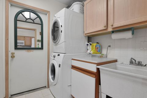 Tiny photo for 5613 Villa Gates Drive 9 #9, Hilliard, OH 43026 (MLS # 226001714)