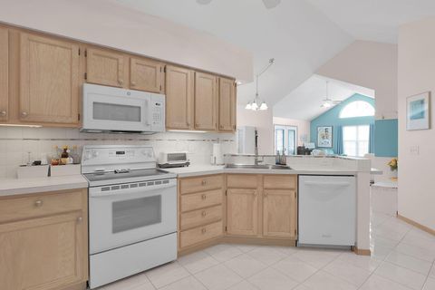 Tiny photo for 5613 Villa Gates Drive 9 #9, Hilliard, OH 43026 (MLS # 226001714)