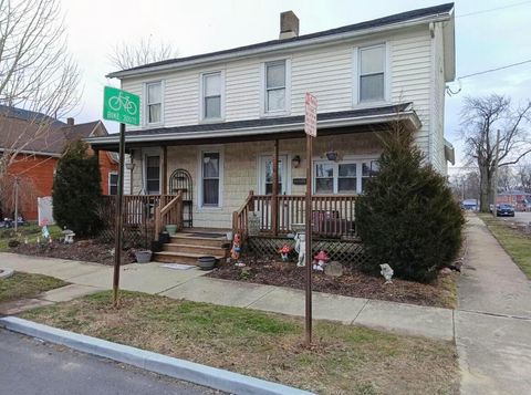 Photo of 18 W Center Street, London, OH 43140 (MLS # 226005000)