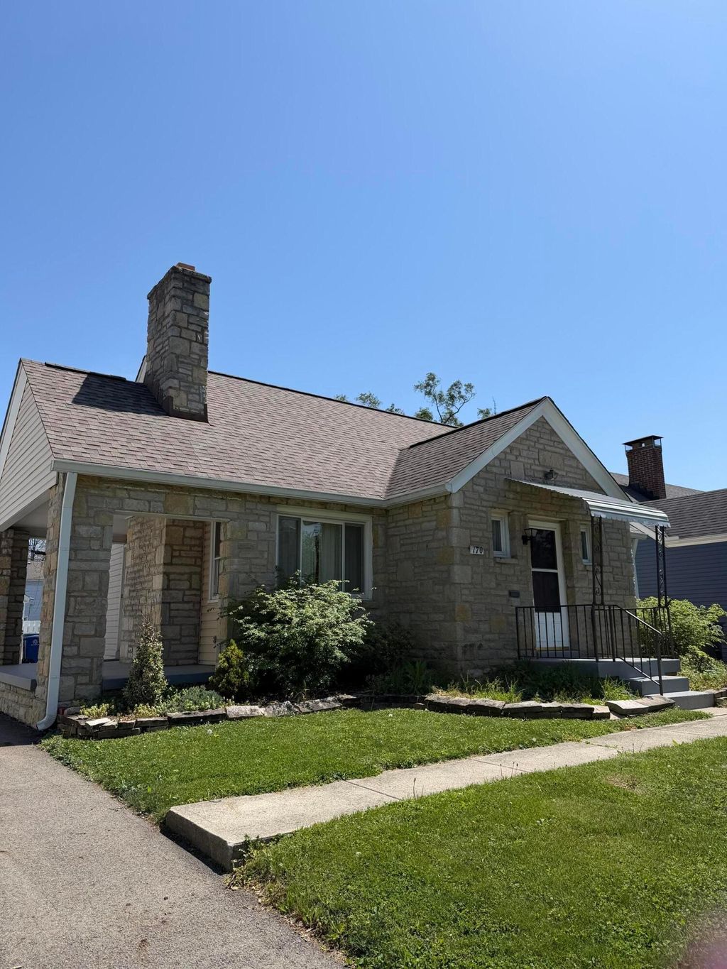 Photo of 170 S Algonquin Avenue, Columbus, OH 43204 (MLS # 226013569)