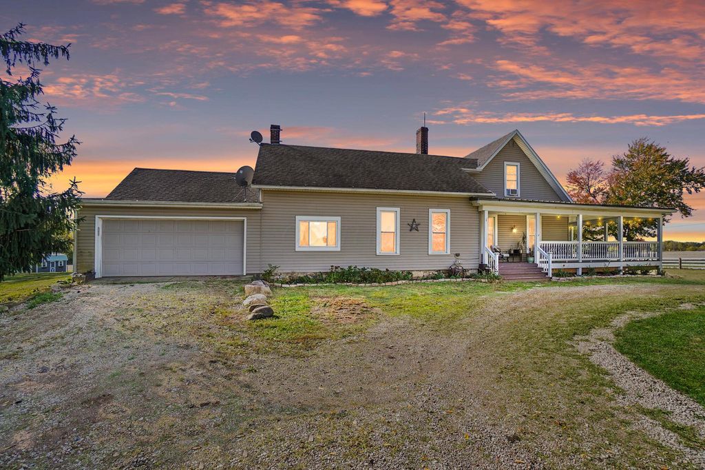 Photo for 24725 State Route 161, Irwin, OH 43029 (MLS # 225040233)