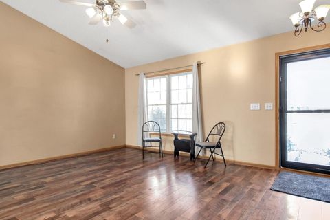 Tiny photo for 3149 Zach Court, Columbus, OH 43219 (MLS # 226000660)