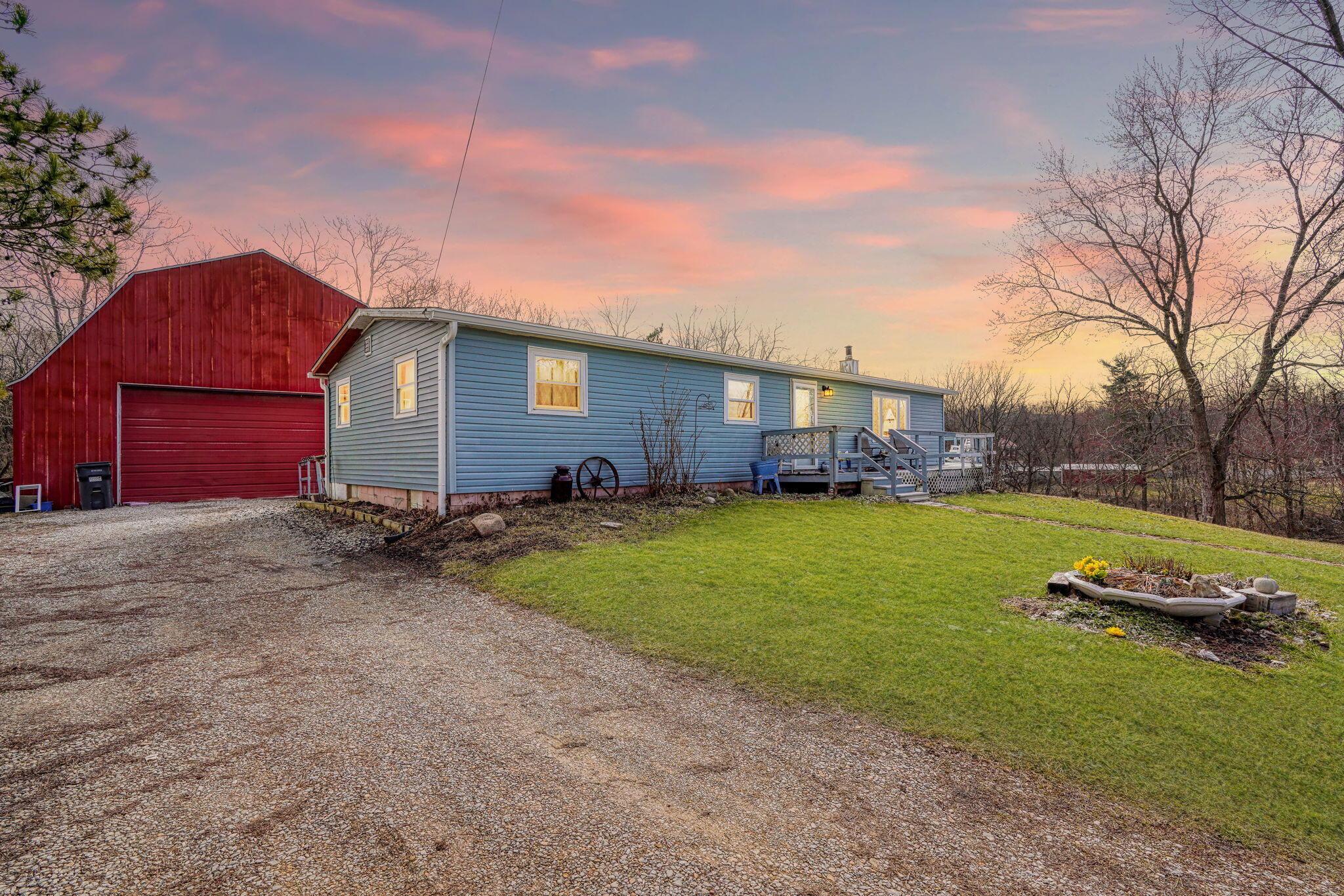 2920 Logan-thornville Road, Rushville, Ohio image 1