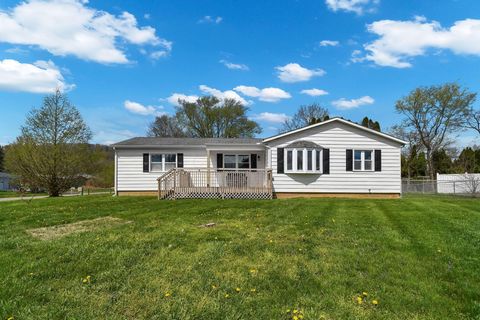 Photo of 3188 Cypress Bend Drive, Newark, OH 43055 (MLS # 226012039)