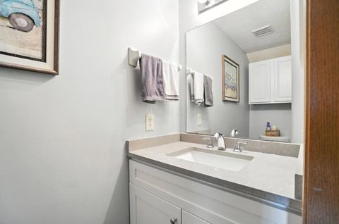 Tiny photo for 3625 Graybeck Drive, Columbus, OH 43204 (MLS # 226014509)