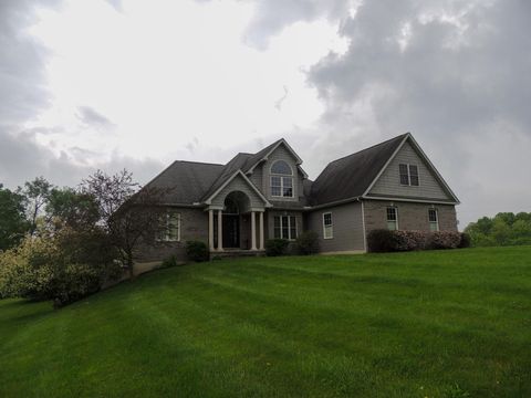 Single Family Residence in Zanesville OH 2900 Stine Road.jpg